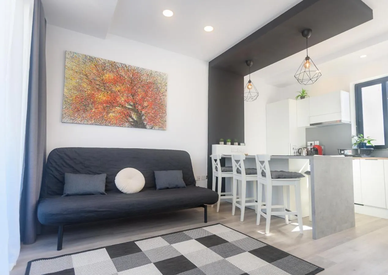Sarah'S Penthouse In Sliema Apartment