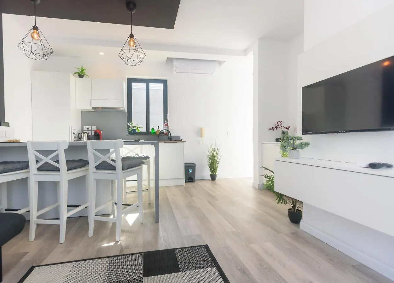 Sarah'S Penthouse In Sliema Apartment